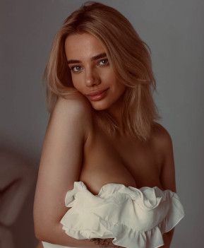 Young russian escort girl available with cheap rate
